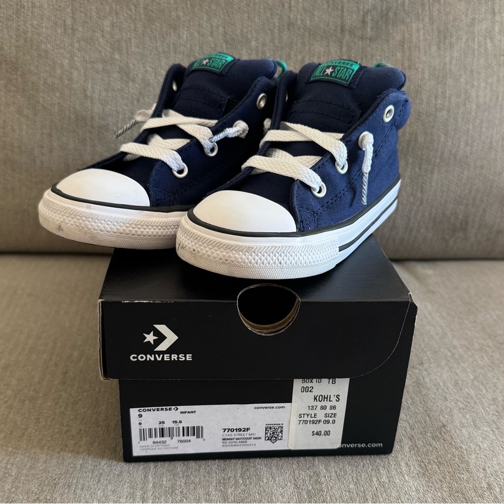Converse Street Mid Sneakers in Midnight Navy
